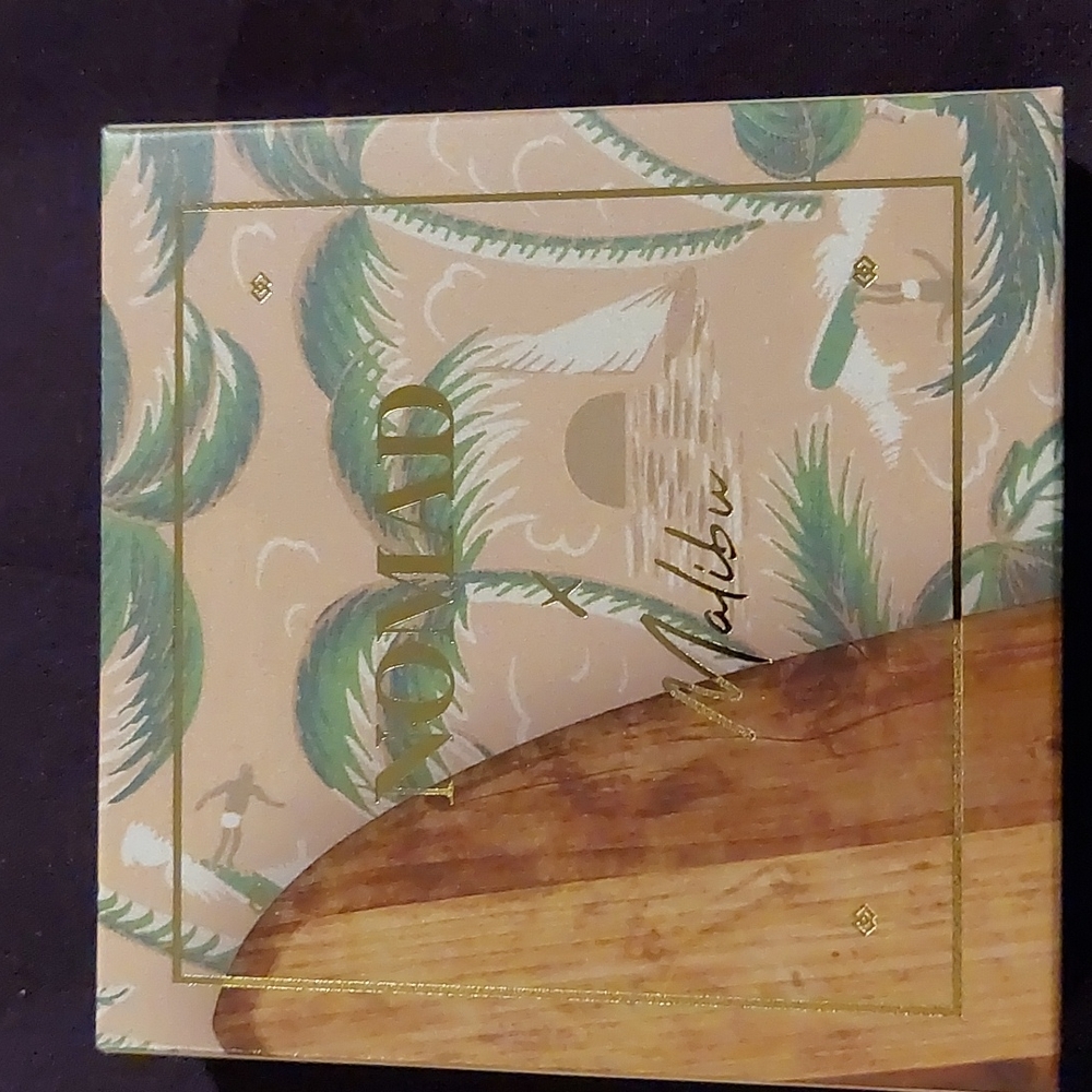 Assorted Makeup - Picture 2 of 10